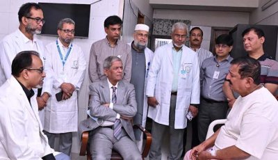 ভূমিমন্ত্রীকে দেখতে হাসপাতালে রাষ্ট্রপতি