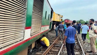 একতা এক্সপ্রেস ট্রেন লাইনচ্যুত, উত্তরাঞ্চলের সঙ্গে ঢাকার রেল যোগাযোগ বন্ধ