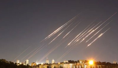 ইসরাইলের দিকে ক্ষেপণাস্ত্র ছুঁড়ল ইরান