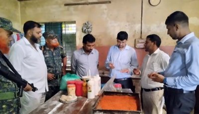 দুধে ক্যামিক্যাল মেশানো ও ভেজাল দেওয়ায় ২ প্রতিষ্ঠানকে জরিমানা