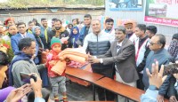 রাজশাহী কলেজ ও বিএনসিসি ইউনিটের কম্বল বিতরণ