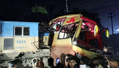 কুমিল্লায় বাস-ট্রেন সংঘর্ষে নিহত ১২