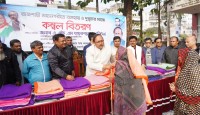 রাজশাহী নগরীতে ৭০০ শীতার্তের মাঝে কম্বল বিতরণ করলেন রাসিক মেয়র লিটন