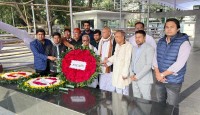 বঙ্গবন্ধুর প্রতিকৃতিতে এমপি বাদশার শ্রদ্ধা