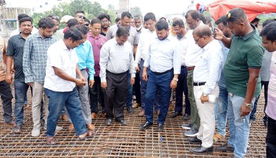হড়গ্রাম রেলক্রসিং ফ্লাইওভারসহ বিভিন্ন উন্নয়ন কাজ পরিদর্শনে রাসিক প্রশাসক